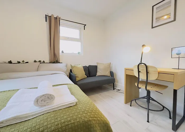 Leyton House - SleepylodgePousada